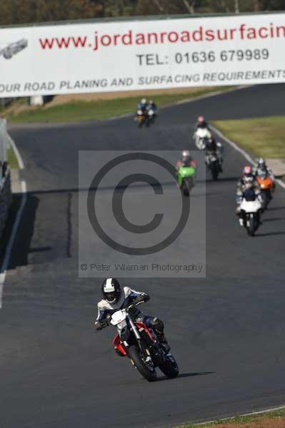 Mallory park Leicestershire;Mallory park photographs;Motorcycle action photographs;event digital images;eventdigitalimages;mallory park;no limits trackday;peter wileman photography;trackday;trackday digital images;trackday photos
