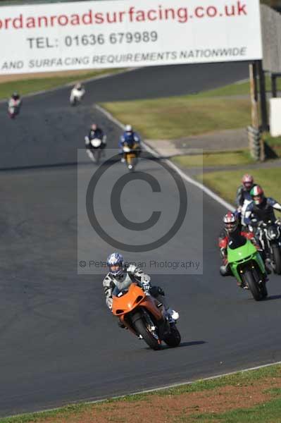 Mallory park Leicestershire;Mallory park photographs;Motorcycle action photographs;event digital images;eventdigitalimages;mallory park;no limits trackday;peter wileman photography;trackday;trackday digital images;trackday photos