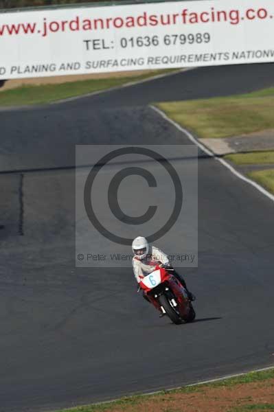 Mallory park Leicestershire;Mallory park photographs;Motorcycle action photographs;event digital images;eventdigitalimages;mallory park;no limits trackday;peter wileman photography;trackday;trackday digital images;trackday photos