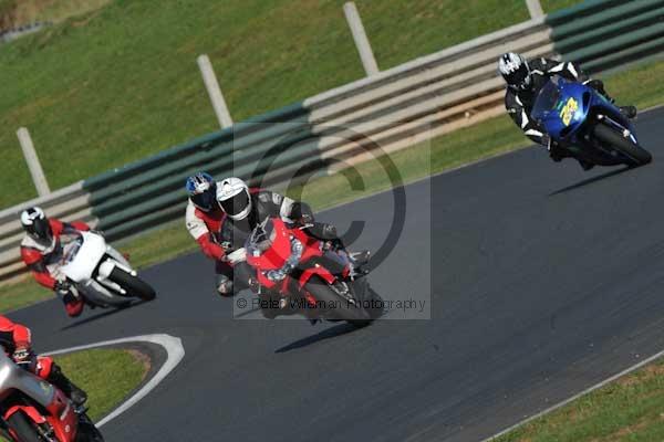 Mallory park Leicestershire;Mallory park photographs;Motorcycle action photographs;event digital images;eventdigitalimages;mallory park;no limits trackday;peter wileman photography;trackday;trackday digital images;trackday photos