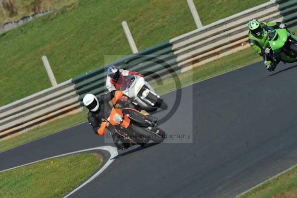 Mallory park Leicestershire;Mallory park photographs;Motorcycle action photographs;event digital images;eventdigitalimages;mallory park;no limits trackday;peter wileman photography;trackday;trackday digital images;trackday photos