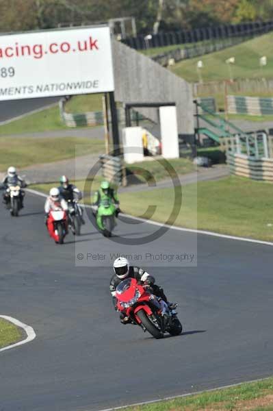 Mallory park Leicestershire;Mallory park photographs;Motorcycle action photographs;event digital images;eventdigitalimages;mallory park;no limits trackday;peter wileman photography;trackday;trackday digital images;trackday photos