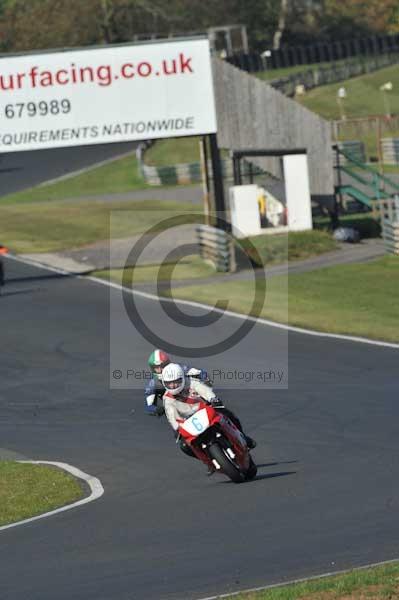 Mallory park Leicestershire;Mallory park photographs;Motorcycle action photographs;event digital images;eventdigitalimages;mallory park;no limits trackday;peter wileman photography;trackday;trackday digital images;trackday photos