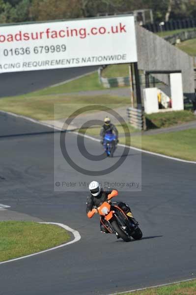 Mallory park Leicestershire;Mallory park photographs;Motorcycle action photographs;event digital images;eventdigitalimages;mallory park;no limits trackday;peter wileman photography;trackday;trackday digital images;trackday photos