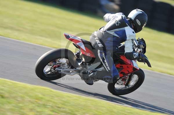 Mallory park Leicestershire;Mallory park photographs;Motorcycle action photographs;event digital images;eventdigitalimages;mallory park;no limits trackday;peter wileman photography;trackday;trackday digital images;trackday photos