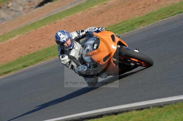 Mallory park Leicestershire;Mallory park photographs;Motorcycle action photographs;event digital images;eventdigitalimages;mallory park;no limits trackday;peter wileman photography;trackday;trackday digital images;trackday photos