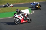 Mallory-park-Leicestershire;Mallory-park-photographs;Motorcycle-action-photographs;event-digital-images;eventdigitalimages;mallory-park;no-limits-trackday;peter-wileman-photography;trackday;trackday-digital-images;trackday-photos