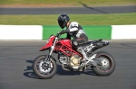 Mallory-park-Leicestershire;Mallory-park-photographs;Motorcycle-action-photographs;event-digital-images;eventdigitalimages;mallory-park;no-limits-trackday;peter-wileman-photography;trackday;trackday-digital-images;trackday-photos