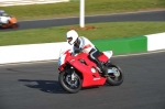 Mallory-park-Leicestershire;Mallory-park-photographs;Motorcycle-action-photographs;event-digital-images;eventdigitalimages;mallory-park;no-limits-trackday;peter-wileman-photography;trackday;trackday-digital-images;trackday-photos