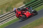 Mallory-park-Leicestershire;Mallory-park-photographs;Motorcycle-action-photographs;event-digital-images;eventdigitalimages;mallory-park;no-limits-trackday;peter-wileman-photography;trackday;trackday-digital-images;trackday-photos