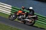 Mallory-park-Leicestershire;Mallory-park-photographs;Motorcycle-action-photographs;event-digital-images;eventdigitalimages;mallory-park;no-limits-trackday;peter-wileman-photography;trackday;trackday-digital-images;trackday-photos