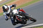 Mallory-park-Leicestershire;Mallory-park-photographs;Motorcycle-action-photographs;event-digital-images;eventdigitalimages;mallory-park;no-limits-trackday;peter-wileman-photography;trackday;trackday-digital-images;trackday-photos