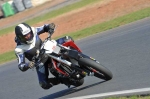 Mallory-park-Leicestershire;Mallory-park-photographs;Motorcycle-action-photographs;event-digital-images;eventdigitalimages;mallory-park;no-limits-trackday;peter-wileman-photography;trackday;trackday-digital-images;trackday-photos