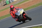 Mallory-park-Leicestershire;Mallory-park-photographs;Motorcycle-action-photographs;event-digital-images;eventdigitalimages;mallory-park;no-limits-trackday;peter-wileman-photography;trackday;trackday-digital-images;trackday-photos