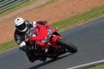Mallory-park-Leicestershire;Mallory-park-photographs;Motorcycle-action-photographs;event-digital-images;eventdigitalimages;mallory-park;no-limits-trackday;peter-wileman-photography;trackday;trackday-digital-images;trackday-photos