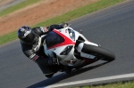 Mallory-park-Leicestershire;Mallory-park-photographs;Motorcycle-action-photographs;event-digital-images;eventdigitalimages;mallory-park;no-limits-trackday;peter-wileman-photography;trackday;trackday-digital-images;trackday-photos