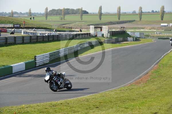 Mallory park Leicestershire;Mallory park photographs;Motorcycle action photographs;event digital images;eventdigitalimages;mallory park;no limits trackday;peter wileman photography;trackday;trackday digital images;trackday photos