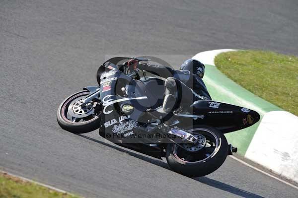 Mallory park Leicestershire;Mallory park photographs;Motorcycle action photographs;event digital images;eventdigitalimages;mallory park;no limits trackday;peter wileman photography;trackday;trackday digital images;trackday photos
