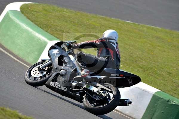 Mallory park Leicestershire;Mallory park photographs;Motorcycle action photographs;event digital images;eventdigitalimages;mallory park;no limits trackday;peter wileman photography;trackday;trackday digital images;trackday photos