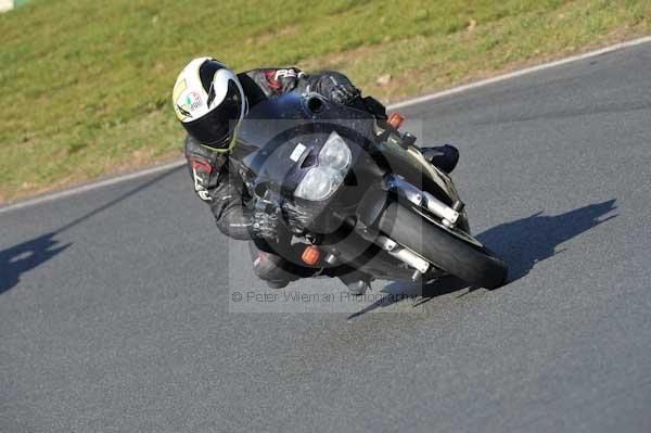 Mallory park Leicestershire;Mallory park photographs;Motorcycle action photographs;event digital images;eventdigitalimages;mallory park;no limits trackday;peter wileman photography;trackday;trackday digital images;trackday photos
