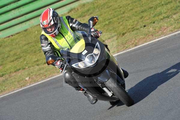 Mallory park Leicestershire;Mallory park photographs;Motorcycle action photographs;event digital images;eventdigitalimages;mallory park;no limits trackday;peter wileman photography;trackday;trackday digital images;trackday photos
