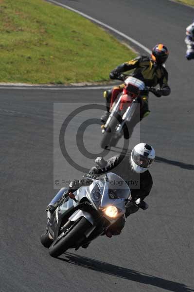 Mallory park Leicestershire;Mallory park photographs;Motorcycle action photographs;event digital images;eventdigitalimages;mallory park;no limits trackday;peter wileman photography;trackday;trackday digital images;trackday photos