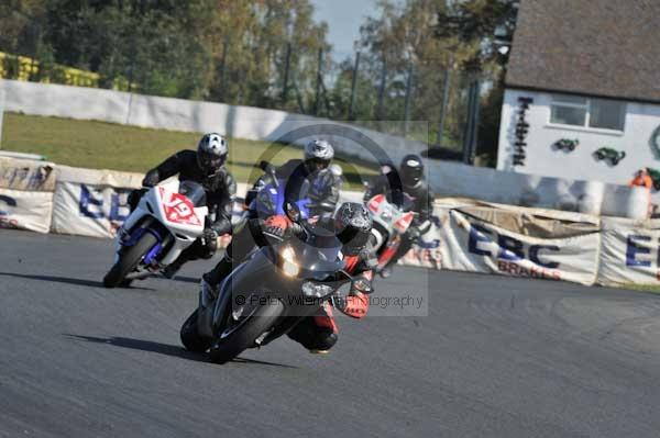 Mallory park Leicestershire;Mallory park photographs;Motorcycle action photographs;event digital images;eventdigitalimages;mallory park;no limits trackday;peter wileman photography;trackday;trackday digital images;trackday photos