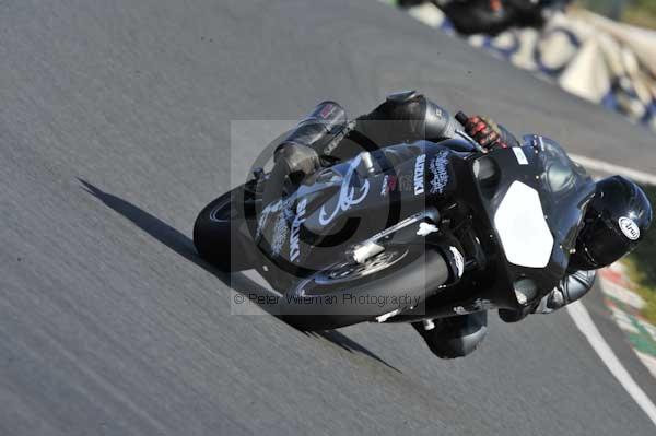 Mallory park Leicestershire;Mallory park photographs;Motorcycle action photographs;event digital images;eventdigitalimages;mallory park;no limits trackday;peter wileman photography;trackday;trackday digital images;trackday photos