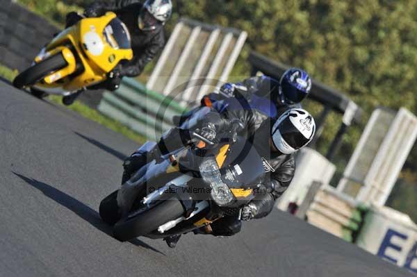 Mallory park Leicestershire;Mallory park photographs;Motorcycle action photographs;event digital images;eventdigitalimages;mallory park;no limits trackday;peter wileman photography;trackday;trackday digital images;trackday photos