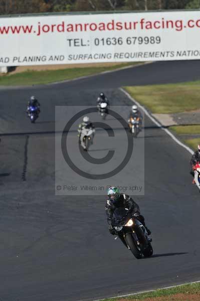 Mallory park Leicestershire;Mallory park photographs;Motorcycle action photographs;event digital images;eventdigitalimages;mallory park;no limits trackday;peter wileman photography;trackday;trackday digital images;trackday photos