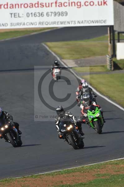 Mallory park Leicestershire;Mallory park photographs;Motorcycle action photographs;event digital images;eventdigitalimages;mallory park;no limits trackday;peter wileman photography;trackday;trackday digital images;trackday photos