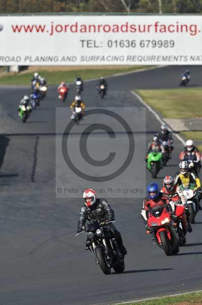 Mallory park Leicestershire;Mallory park photographs;Motorcycle action photographs;event digital images;eventdigitalimages;mallory park;no limits trackday;peter wileman photography;trackday;trackday digital images;trackday photos