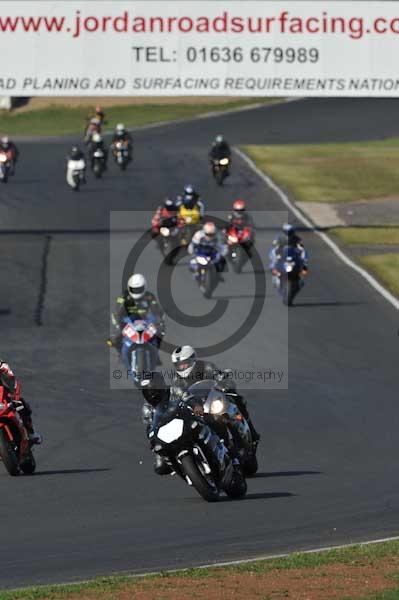 Mallory park Leicestershire;Mallory park photographs;Motorcycle action photographs;event digital images;eventdigitalimages;mallory park;no limits trackday;peter wileman photography;trackday;trackday digital images;trackday photos