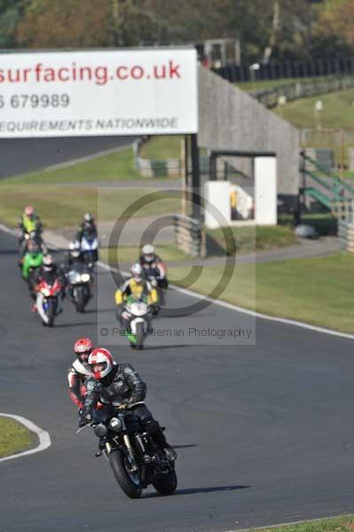 Mallory park Leicestershire;Mallory park photographs;Motorcycle action photographs;event digital images;eventdigitalimages;mallory park;no limits trackday;peter wileman photography;trackday;trackday digital images;trackday photos