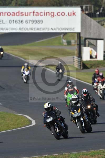 Mallory park Leicestershire;Mallory park photographs;Motorcycle action photographs;event digital images;eventdigitalimages;mallory park;no limits trackday;peter wileman photography;trackday;trackday digital images;trackday photos