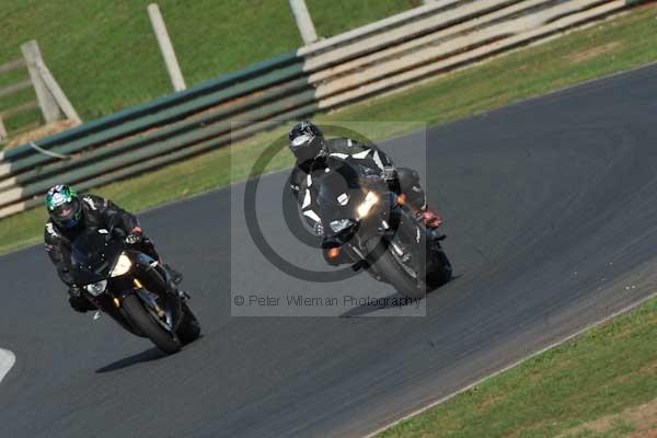 Mallory park Leicestershire;Mallory park photographs;Motorcycle action photographs;event digital images;eventdigitalimages;mallory park;no limits trackday;peter wileman photography;trackday;trackday digital images;trackday photos
