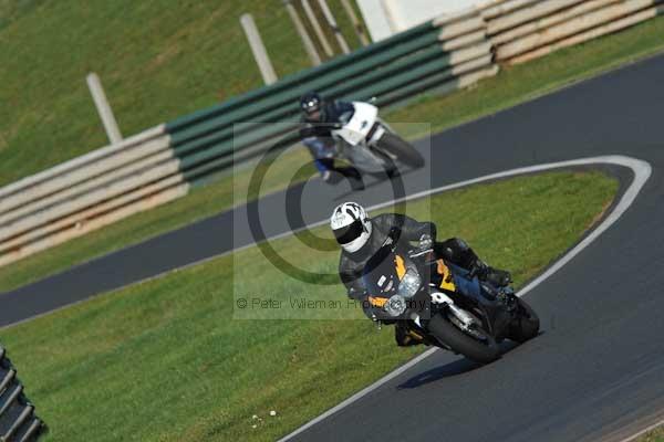 Mallory park Leicestershire;Mallory park photographs;Motorcycle action photographs;event digital images;eventdigitalimages;mallory park;no limits trackday;peter wileman photography;trackday;trackday digital images;trackday photos