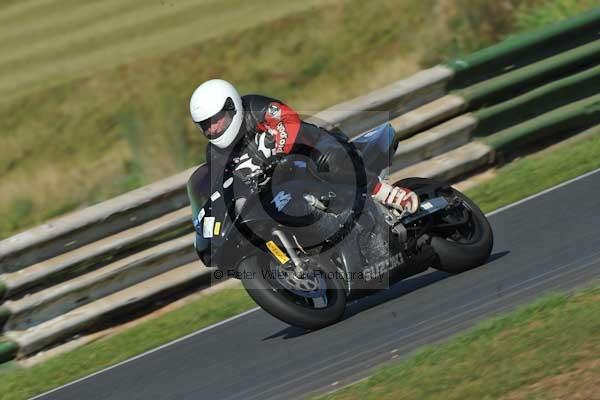 Mallory park Leicestershire;Mallory park photographs;Motorcycle action photographs;event digital images;eventdigitalimages;mallory park;no limits trackday;peter wileman photography;trackday;trackday digital images;trackday photos