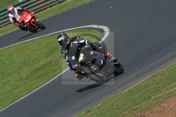 Mallory park Leicestershire;Mallory park photographs;Motorcycle action photographs;event digital images;eventdigitalimages;mallory park;no limits trackday;peter wileman photography;trackday;trackday digital images;trackday photos
