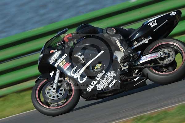 Mallory park Leicestershire;Mallory park photographs;Motorcycle action photographs;event digital images;eventdigitalimages;mallory park;no limits trackday;peter wileman photography;trackday;trackday digital images;trackday photos