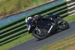 Mallory-park-Leicestershire;Mallory-park-photographs;Motorcycle-action-photographs;event-digital-images;eventdigitalimages;mallory-park;no-limits-trackday;peter-wileman-photography;trackday;trackday-digital-images;trackday-photos