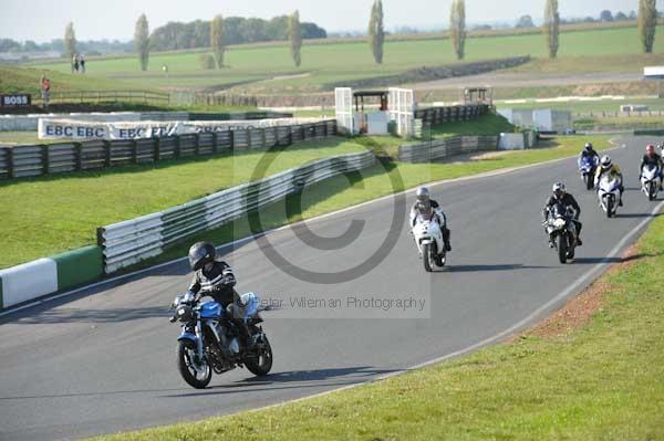 Mallory park Leicestershire;Mallory park photographs;Motorcycle action photographs;event digital images;eventdigitalimages;mallory park;no limits trackday;peter wileman photography;trackday;trackday digital images;trackday photos