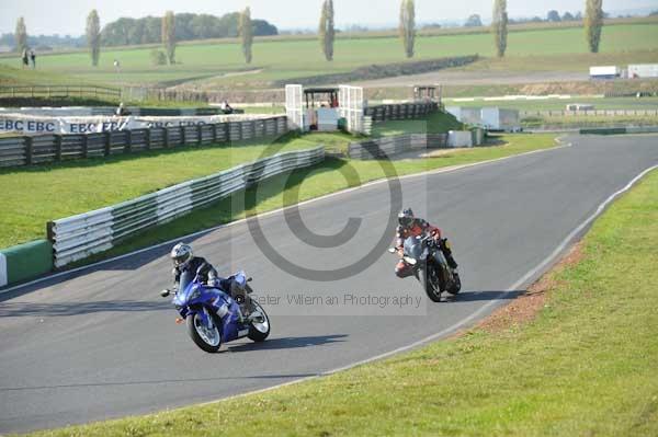 Mallory park Leicestershire;Mallory park photographs;Motorcycle action photographs;event digital images;eventdigitalimages;mallory park;no limits trackday;peter wileman photography;trackday;trackday digital images;trackday photos