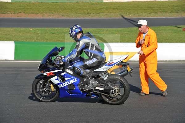 Mallory park Leicestershire;Mallory park photographs;Motorcycle action photographs;event digital images;eventdigitalimages;mallory park;no limits trackday;peter wileman photography;trackday;trackday digital images;trackday photos