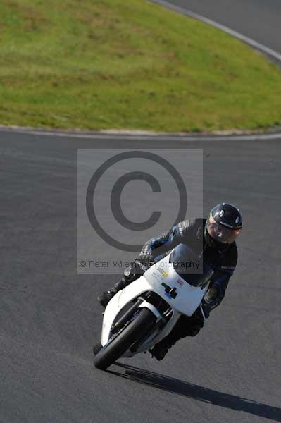 Mallory park Leicestershire;Mallory park photographs;Motorcycle action photographs;event digital images;eventdigitalimages;mallory park;no limits trackday;peter wileman photography;trackday;trackday digital images;trackday photos