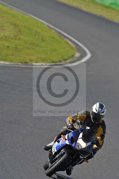 Mallory park Leicestershire;Mallory park photographs;Motorcycle action photographs;event digital images;eventdigitalimages;mallory park;no limits trackday;peter wileman photography;trackday;trackday digital images;trackday photos