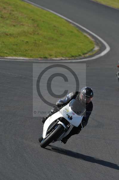 Mallory park Leicestershire;Mallory park photographs;Motorcycle action photographs;event digital images;eventdigitalimages;mallory park;no limits trackday;peter wileman photography;trackday;trackday digital images;trackday photos