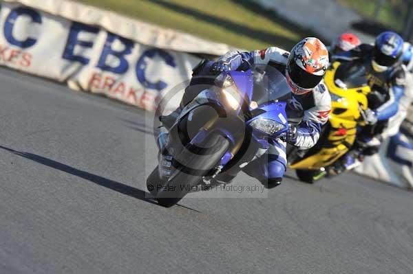 Mallory park Leicestershire;Mallory park photographs;Motorcycle action photographs;event digital images;eventdigitalimages;mallory park;no limits trackday;peter wileman photography;trackday;trackday digital images;trackday photos