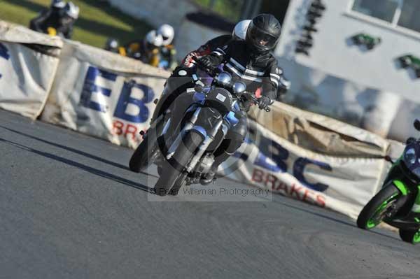 Mallory park Leicestershire;Mallory park photographs;Motorcycle action photographs;event digital images;eventdigitalimages;mallory park;no limits trackday;peter wileman photography;trackday;trackday digital images;trackday photos