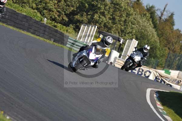 Mallory park Leicestershire;Mallory park photographs;Motorcycle action photographs;event digital images;eventdigitalimages;mallory park;no limits trackday;peter wileman photography;trackday;trackday digital images;trackday photos